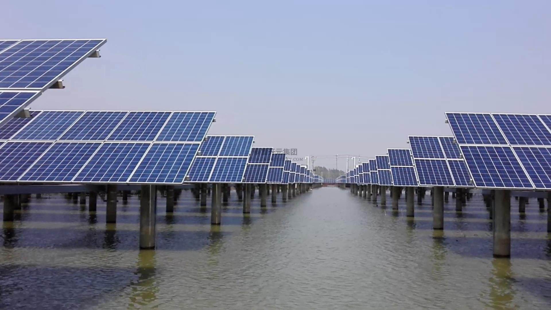 水面光伏遇冷 乡亲们的疑虑背后，是技术革新与乡土关怀的碰撞