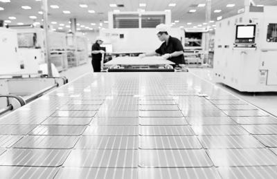 中国光伏产业 全球清洁能源转型的强劲引擎